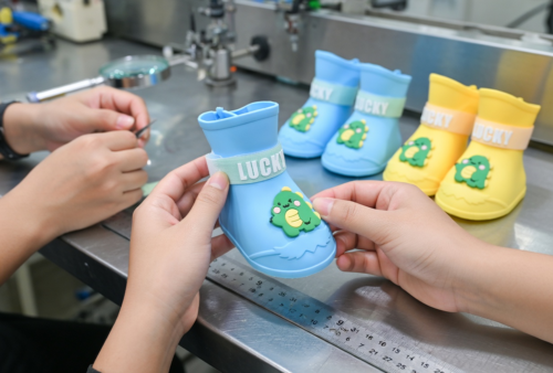 High-Top Dog Rain Boots for Wholesale