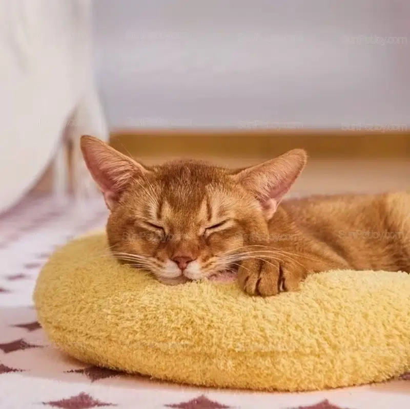 OEM Cat Neck Support Pillow with Arched Plush Design