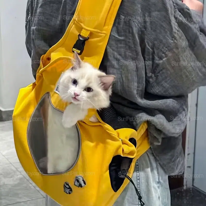 OEM Cat Shoulder Carrier with Breathable Window, Lightweight Design